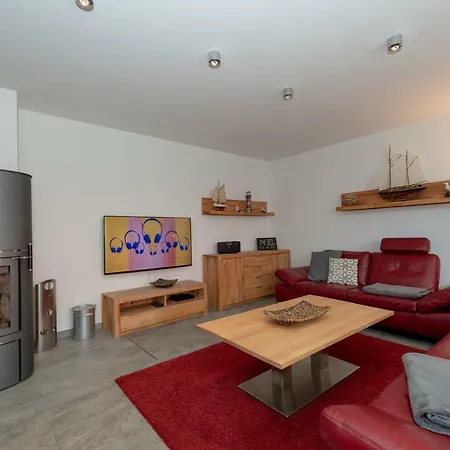 Ferienhaus Ferienhaus Corvin Mit Eingezäunten Grundstück