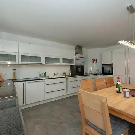 Ferienhaus Corvin Mit Eingezäunten Grundstück *