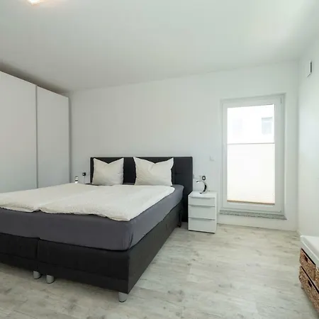 Ferienhaus Corvin Mit Eingezäunten Grundstück *